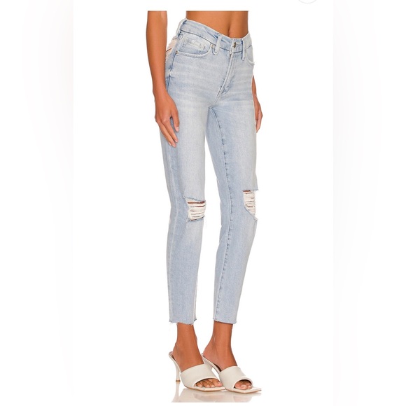 •GOOD AMERICAN • GOOD LEGS CROP RAW HEM Jeans - Picture 7 of 15